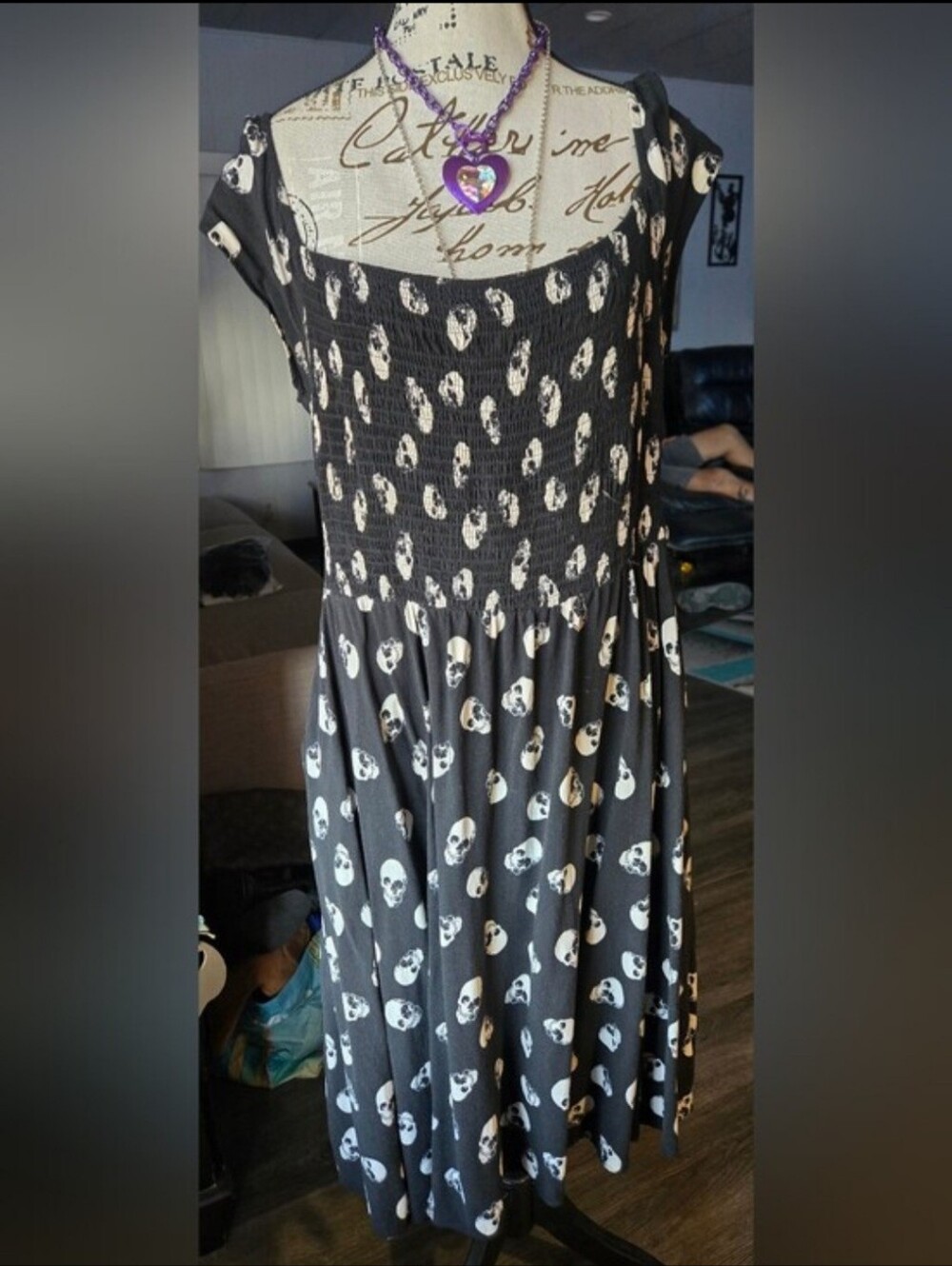 Torrid Rare Smocked Skull Dress. Cap Sleeves. Flowy Skirt. Has Pockets! Size 1XL